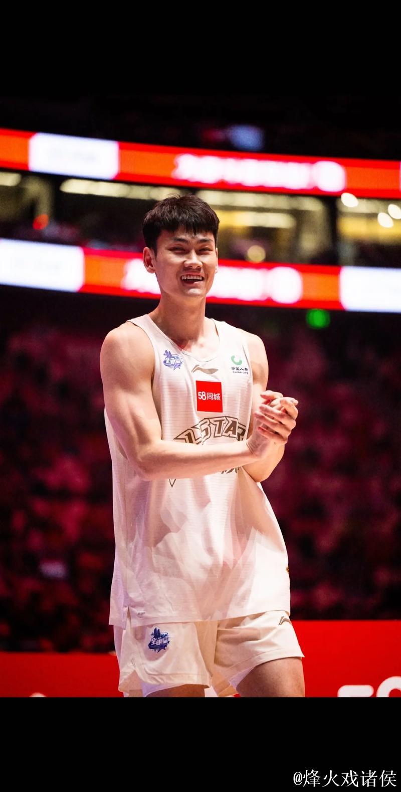 王睿泽全场出战22分钟，投篮7中4得到10分3篮板3助攻2抢断